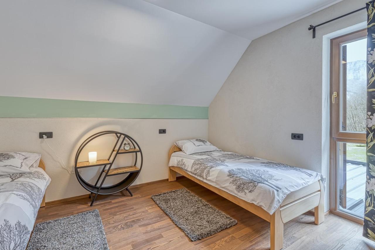 Resort Stari Malni, Osilnica - Vacation Houses Stari Malni ภายนอก รูปภาพ