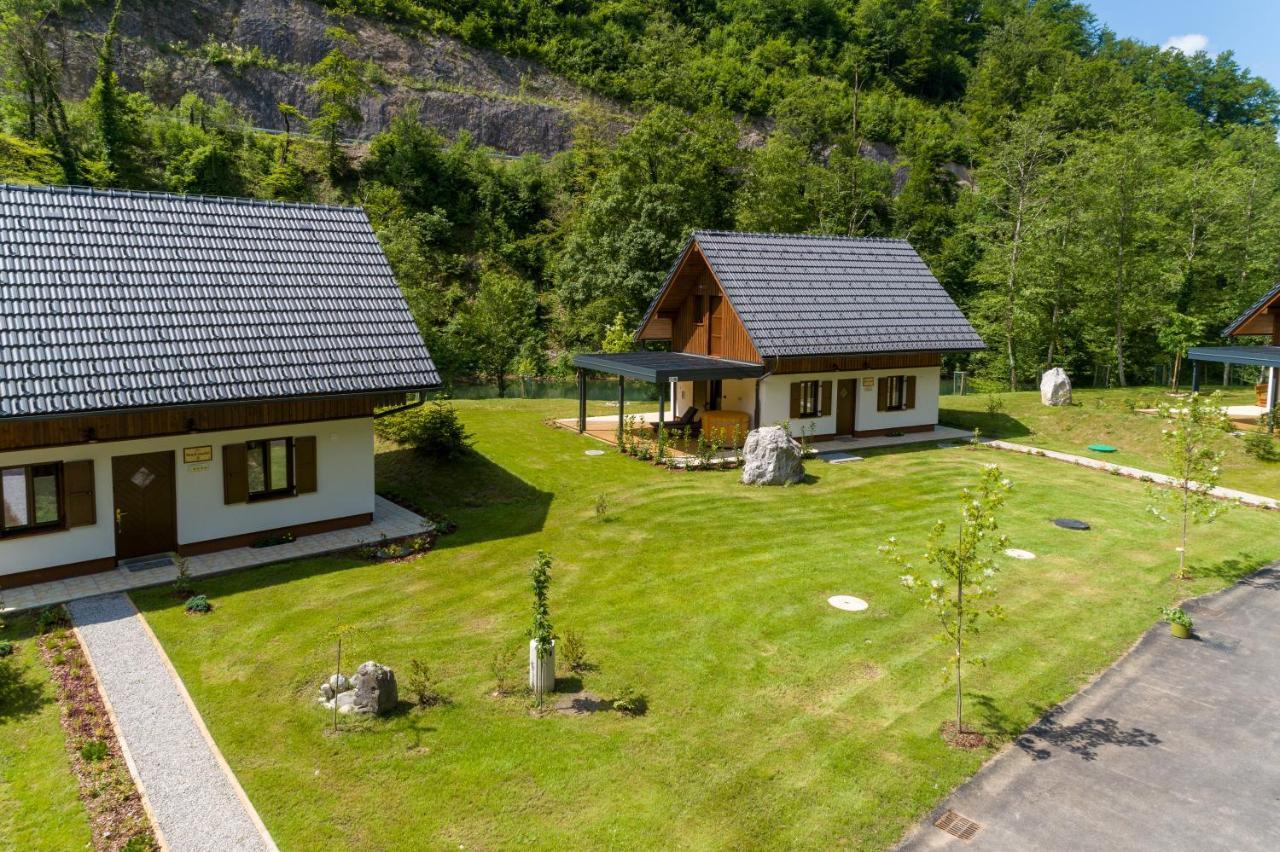 Resort Stari Malni, Osilnica - Vacation Houses Stari Malni ภายนอก รูปภาพ