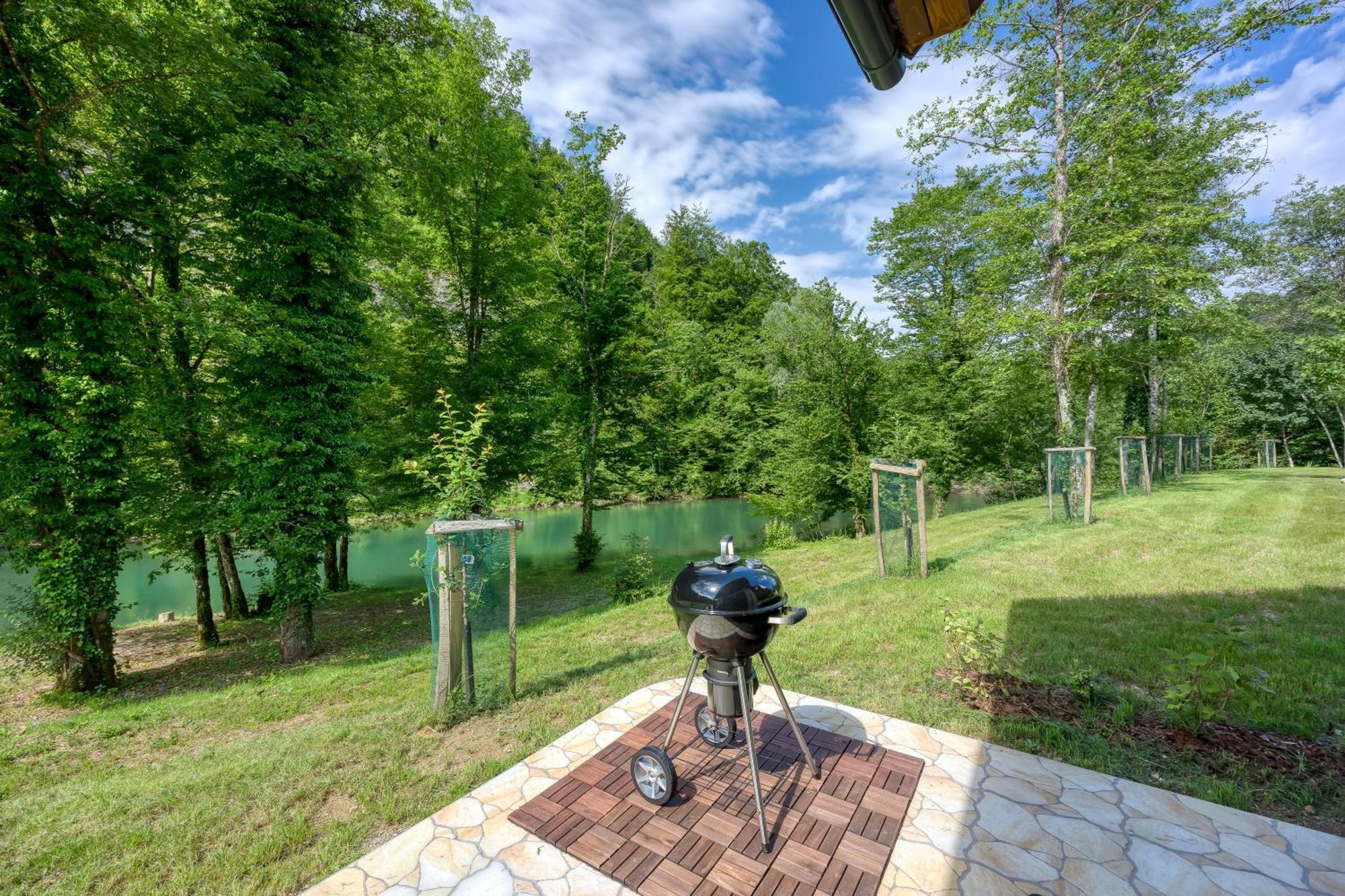 Resort Stari Malni, Osilnica - Vacation Houses Stari Malni ภายนอก รูปภาพ